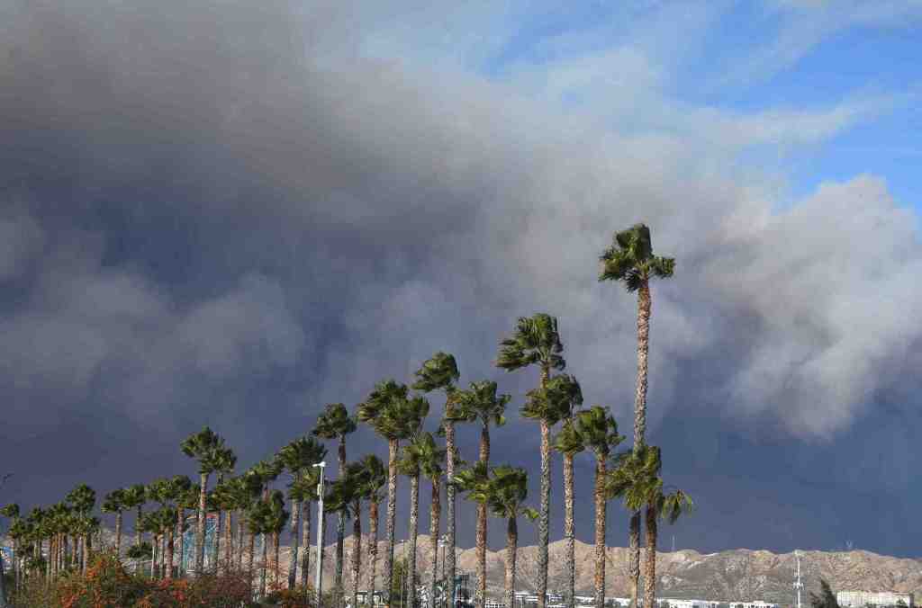 Hughes fire near Santa Clarita adds to list of LA air quality woes