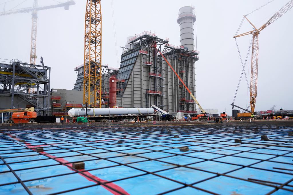In a reversal, plans for U.S. natural gas power grow, complicating progress on climate
