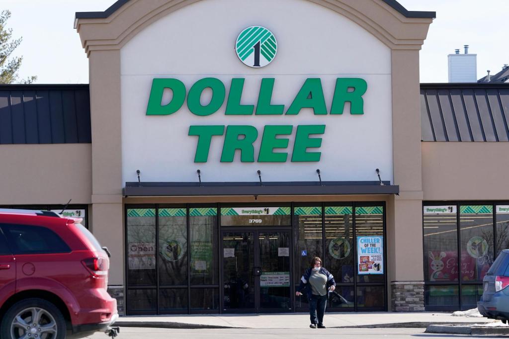 Dollar Tree sells Family Dollar to private equity firms