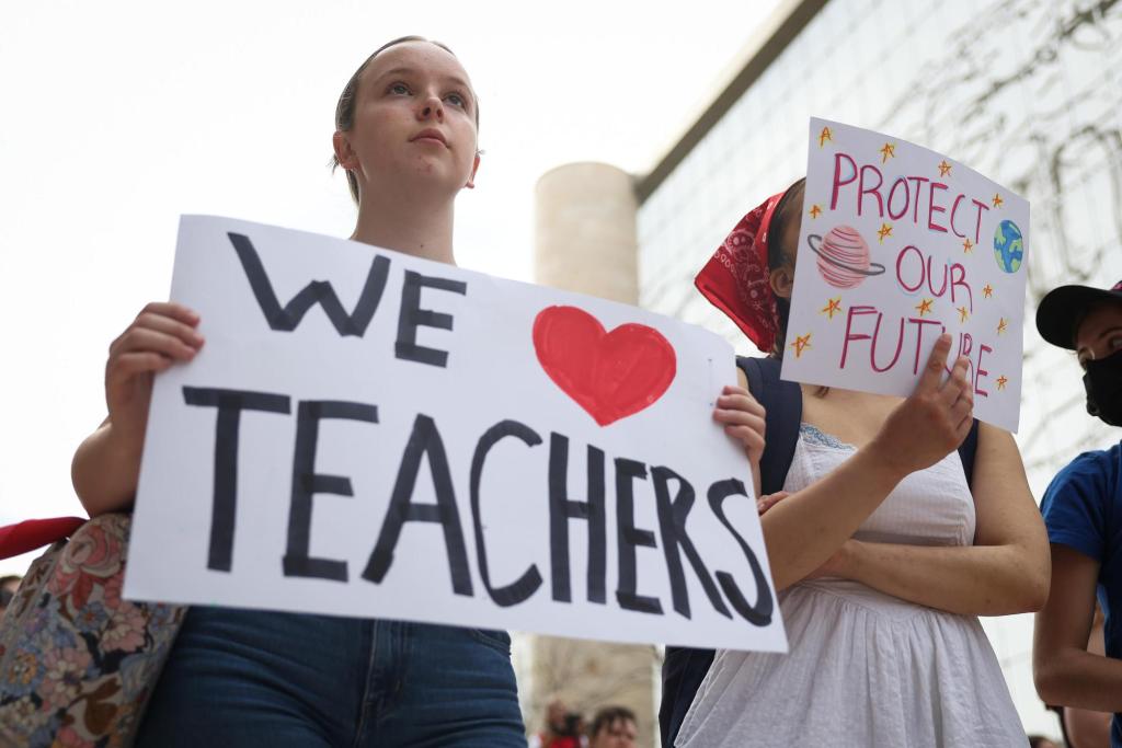 Federal education cuts and Trump DEI demands leave states, teachers in limbo – San Bernardino Sun