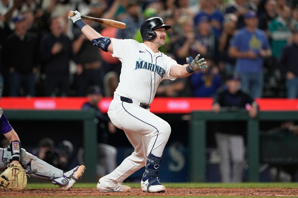 Cal Raleigh hits 59th, 60th homers as Mariners clinch AL West title – San Bernardino Sun