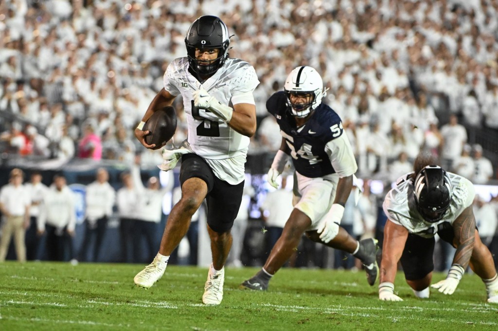 Oregon moves to No. 2 behind Buckeyes in AP football poll; USC slips out of top 25 – San Bernardino Sun