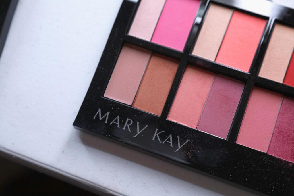Brand uses tech to simplify makeup choices – San Bernardino Sun