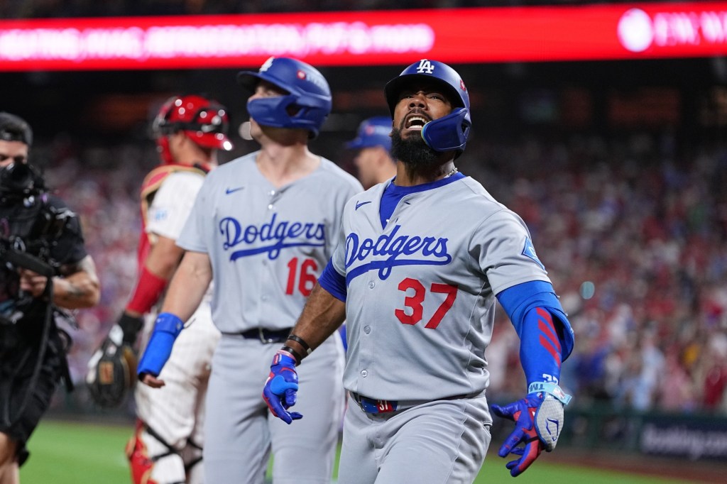 Teoscar Hernandez’s homer sparks Dodgers past Phillies in NLDS opener – San Bernardino Sun