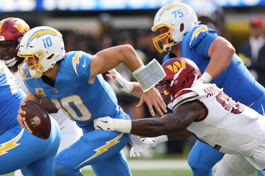 Chargers’ O-line looks patchwork with tackles Joe Alt, Trey Pipkins III out – San Bernardino Sun