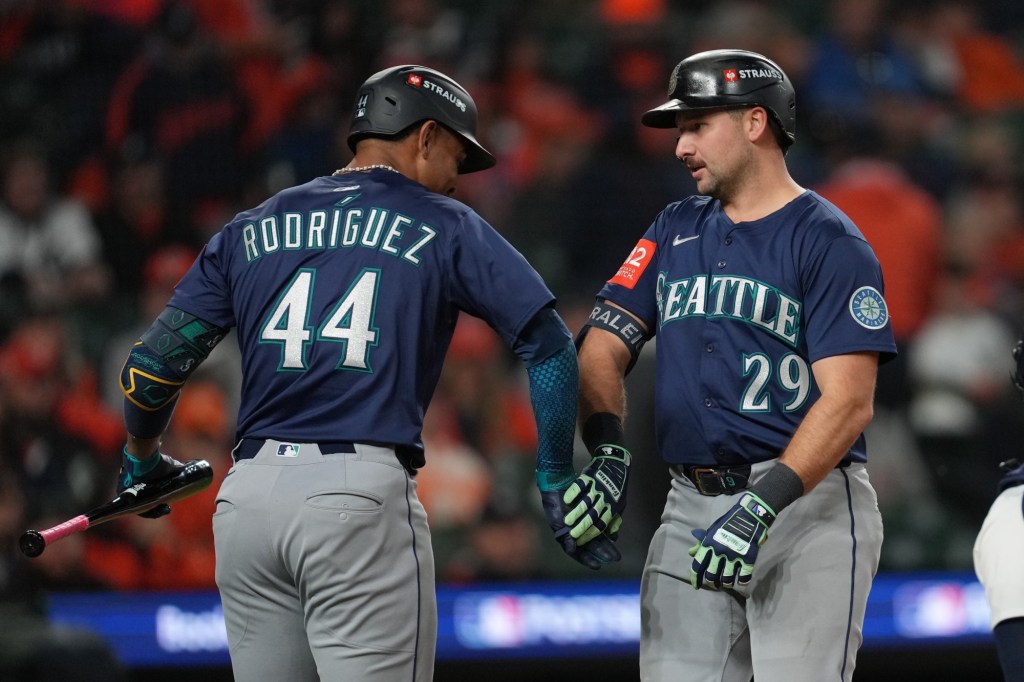 Mariners hit 3 homers to beat Tigers for 2-1 ALDS lead – San Bernardino Sun