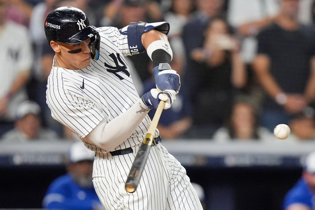 Aaron Judge, Yankees rally past Blue Jays in Game 3 to extend ALDS – San Bernardino Sun