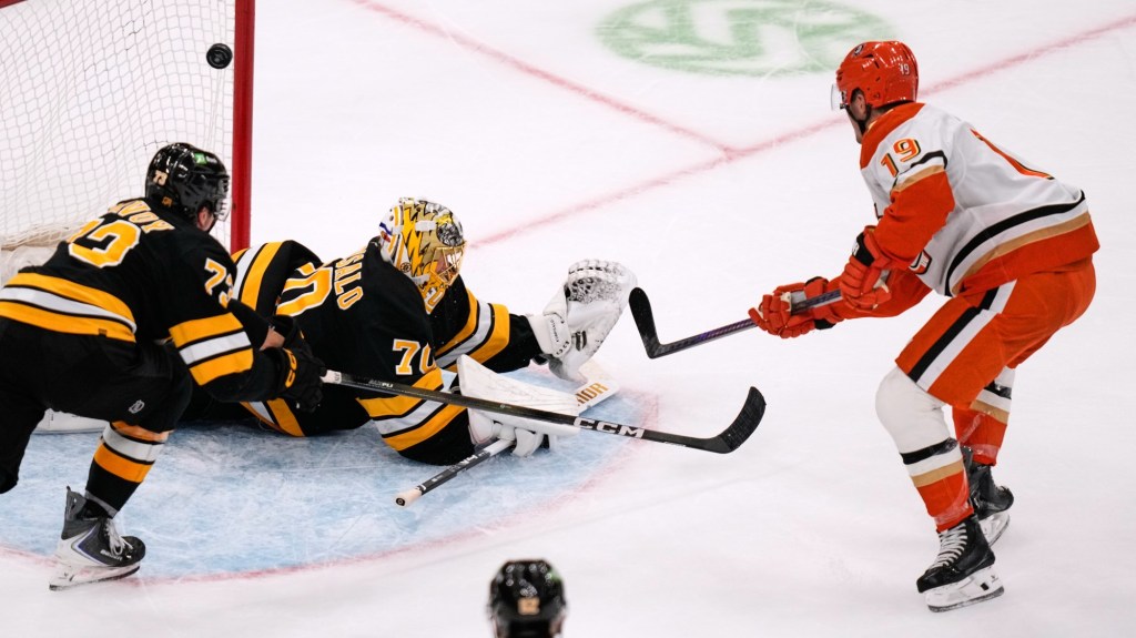 Troy Terry, Mikael Granlund propel Ducks past slumping Bruins – San Bernardino Sun