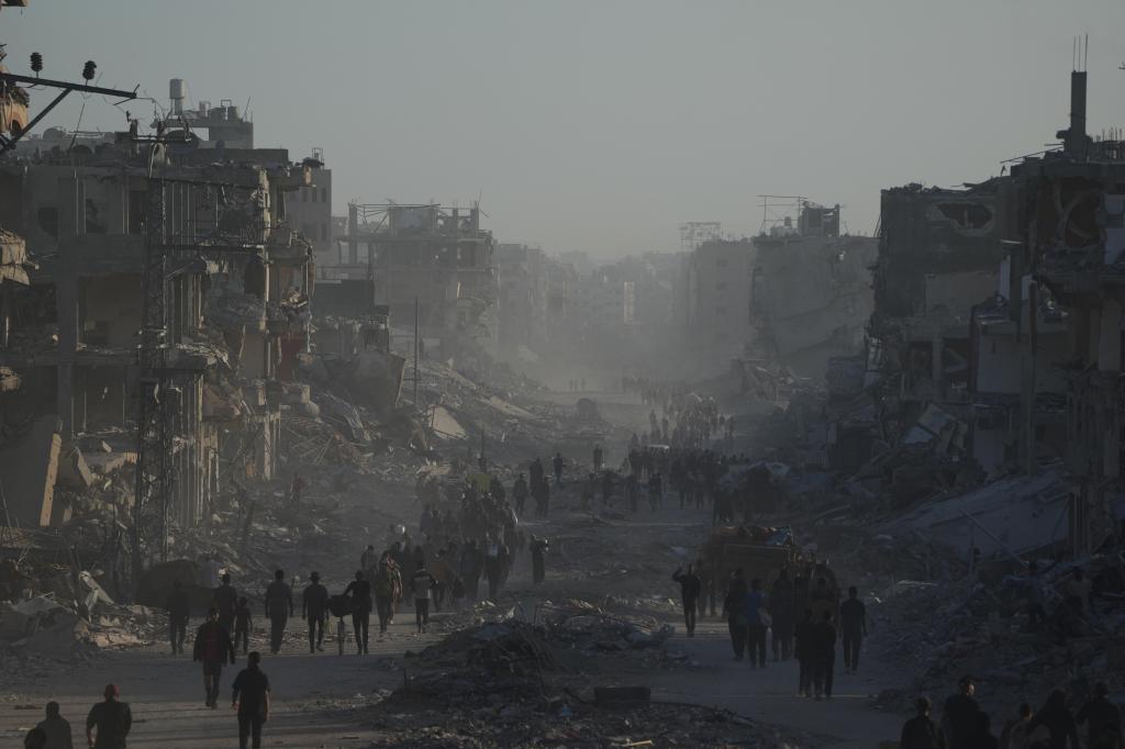 Palestinians return to ruins and US expects hostages freed on Monday as Gaza ceasefire holds – San Bernardino Sun