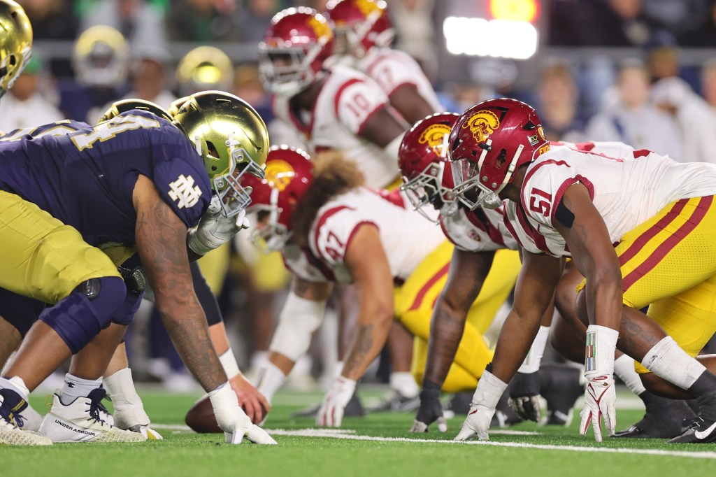 No. 20 USC braces for No. 13 Notre Dame as rivalry hangs in the balance – San Bernardino Sun