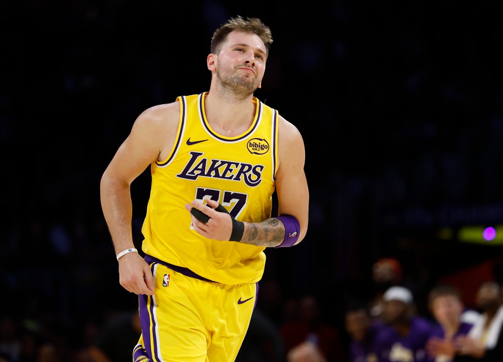 Lakers’ Luka Doncic sidelined for at least 1 week with finger, leg injuries – San Bernardino Sun