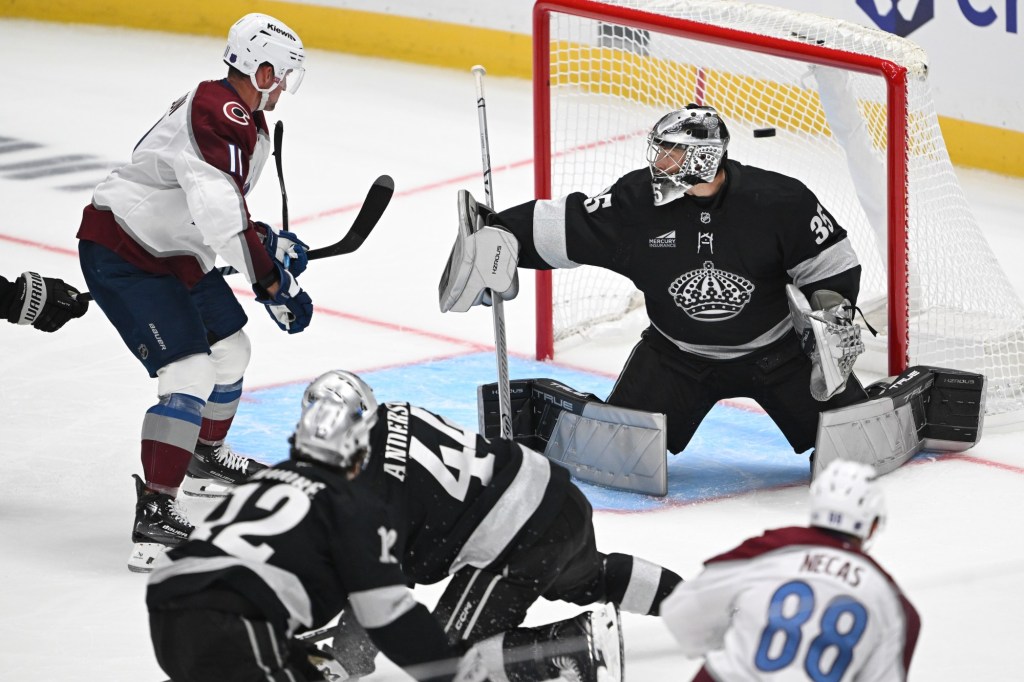 Kings’ season opener spoiled by Avalanche – San Bernardino Sun