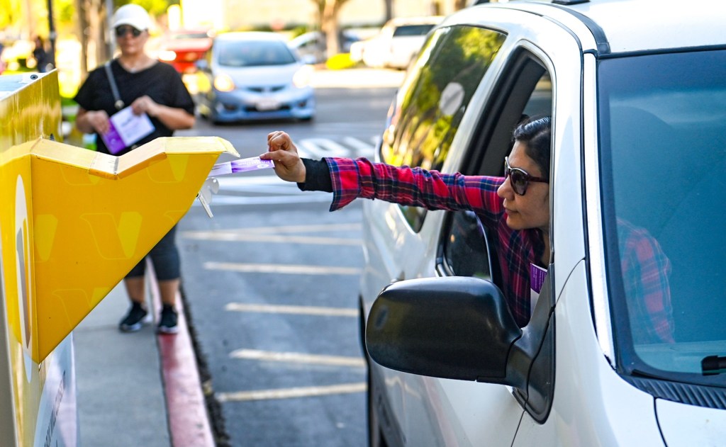 Do California redistricting ballot envelopes reveal your vote? Debunking social media rumors – San Bernardino Sun