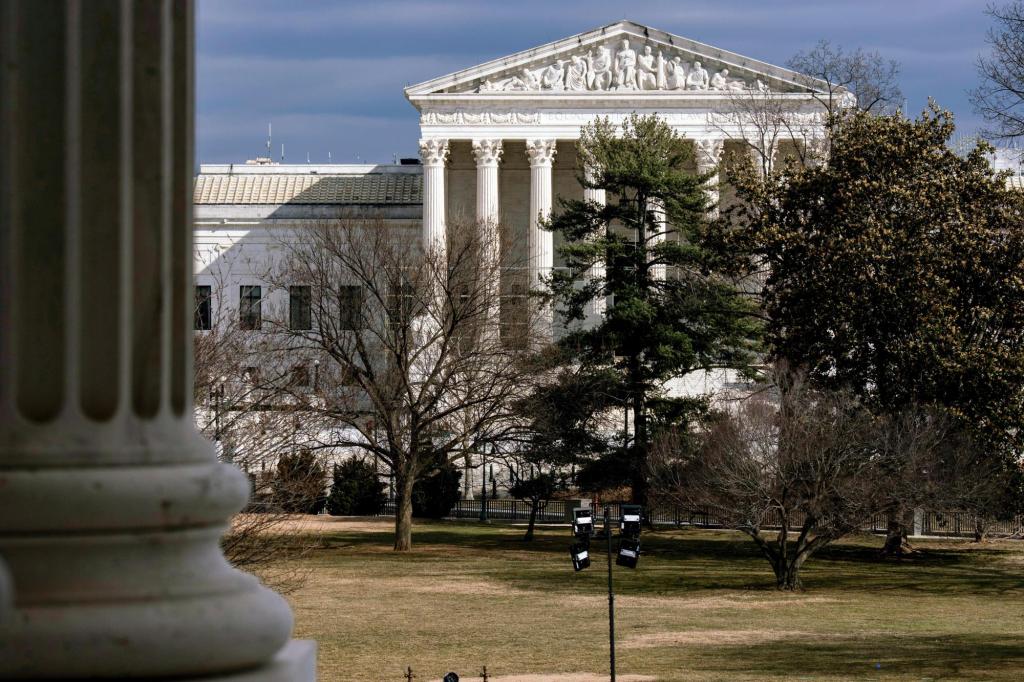 Trump admin asks SCOTUS to allow Copyright Office director to be fired