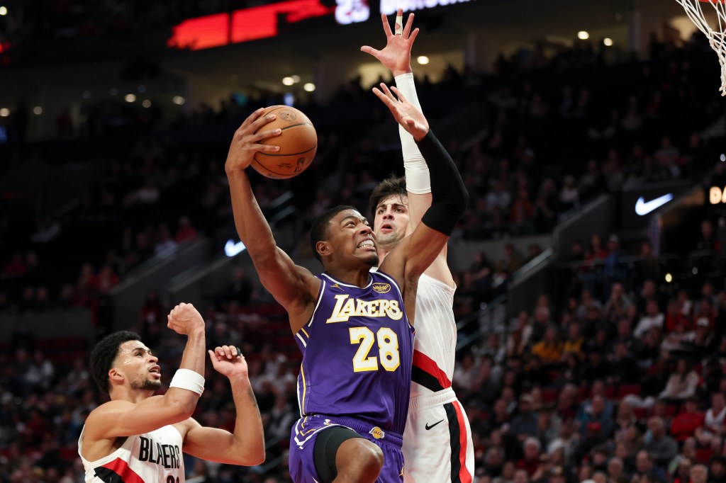 How are the Lakers winning even when short-handed? – San Bernardino Sun