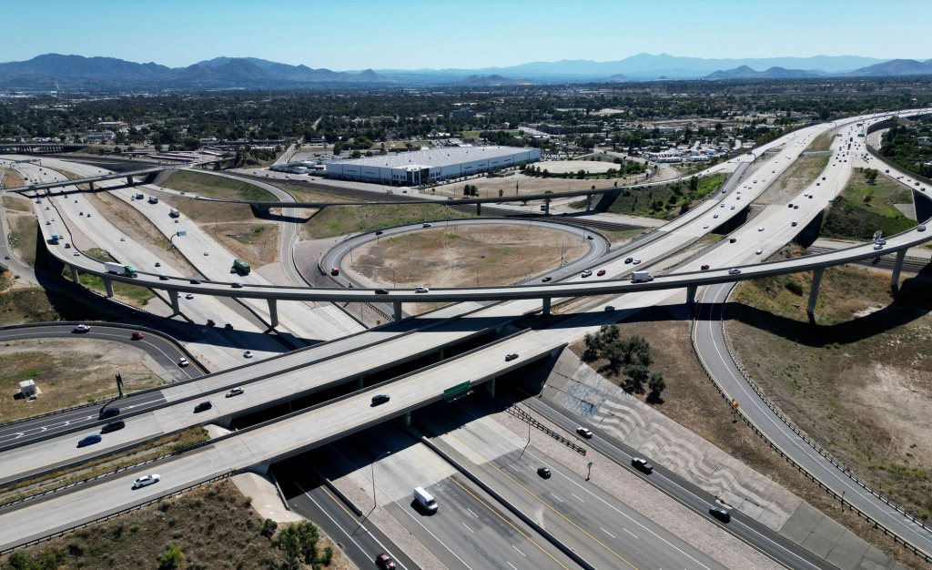 Suspects planned a rideshare crash on freeway in San Bernardino to get insurance payout, investigators say – San Bernardino Sun