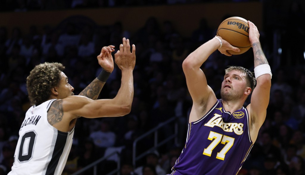 Luka Doncic, Lakers rally past Spurs, hang on for 5th straight win – San Bernardino Sun
