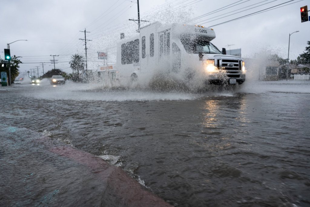 Tornado warning issued, and quickly cancelled, over Alhambra – San Bernardino Sun