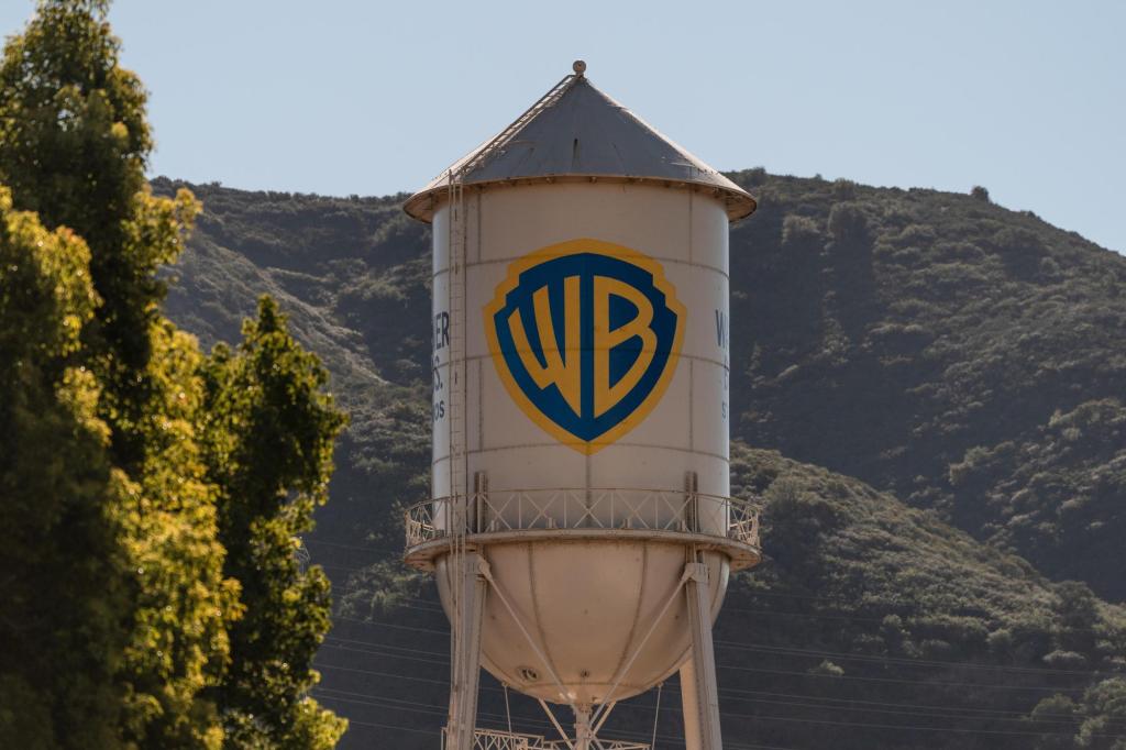 Paramount goes hostile in bid for Warner Bros., challenging Netflix