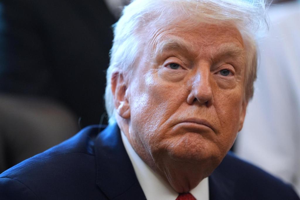 Trump’s blockade of sanctioned Venezuelan oil raises new questions about legality